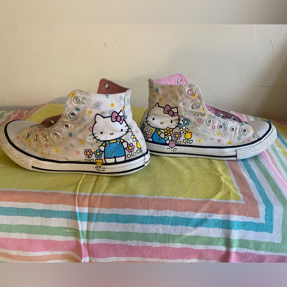 Converse Hello Kitty Chuck Taylor❣️ - Picture 5 of 9